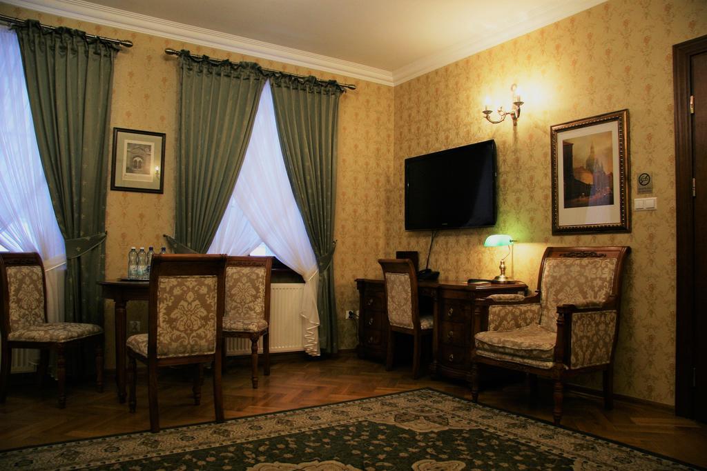 Hotel Sarmata Zespol Dworski Sandomierz Room photo
